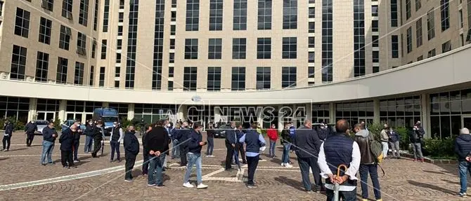 «Settore trasporti al collasso, promesse disattese»: la protesta di Confapi alla Cittadella