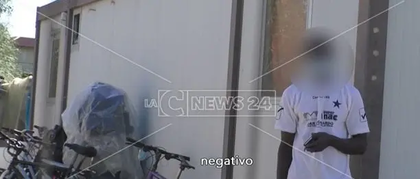 Migranti, a Rosarno un contagiato scappa dal campo: sale a 20 numero di positivi
