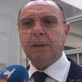 Sanità, Cotticelli non si dimette (per ora) e avvia la resa dei conti con ospedali e Asp