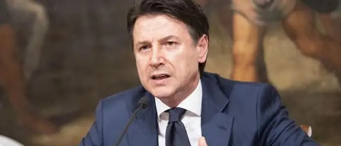 Coronavirus, Conte: «Nel Dpcm riduzione quarantena e mascherine in casa tra non conviventi»