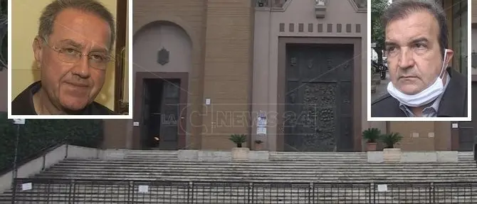 Cosenza, movida: polemica tra sindaco e parroco su transenne davanti alla chiesa