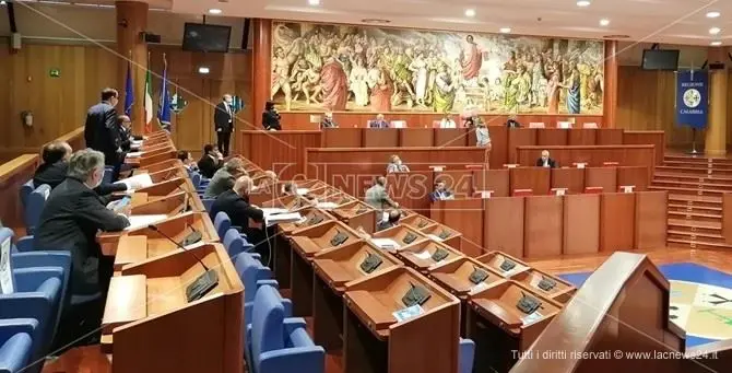 Associazione ex consiglieri, M5s e Lega contro il contributo di 80mila euro l’anno