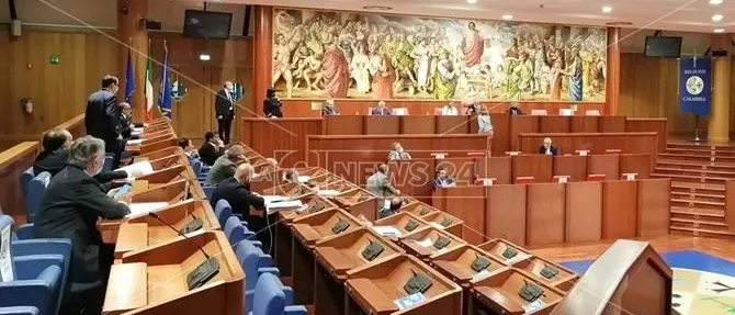 Associazione ex consiglieri, M5s e Lega contro il contributo di 80mila euro l’anno