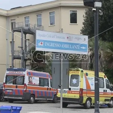 Cosenza, neonato muore dopo il parto: si indaga su un farmaco assunto dalla madre in gravidanza