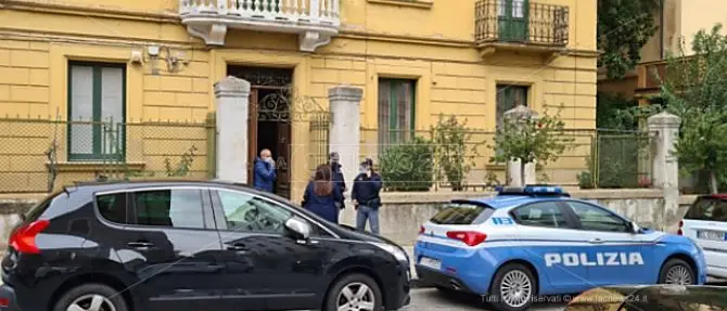 Morte Jole Santelli, parenti e colleghi davanti casa della governatrice