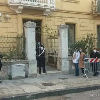 Jole Santelli, alle 10.30 trasferimento del feretro da casa alla chiesa di San Nicola