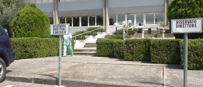 Lamezia, locali e uffici vuoti ma l’asp paga 1 mln di euro di affitti ai privati