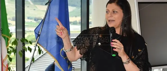 Santelli, le testate nazionali omaggiano la governatrice della Calabria: video