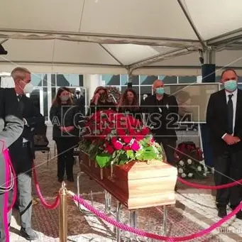 Jole Santelli, alla Cittadella l'ultimo saluto alla presidente: la camera ardente - FOTO E VIDEO