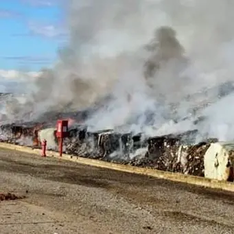 Cassano, incendio alla discarica Silva: la Procura ha avviato indagini