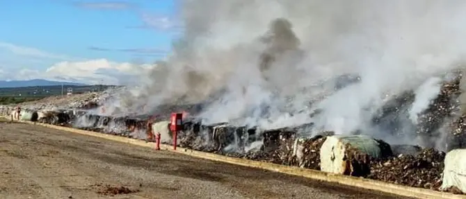 Incendio discarica Cassano, Di Natale: «Nostro dovere garantire la tutela dell'ambiente»