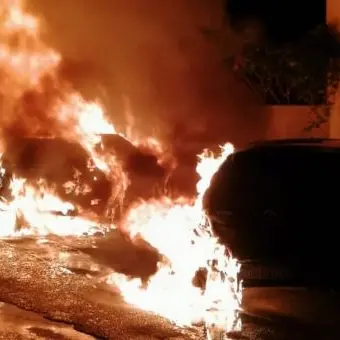 Corigliano-Rossano, incendio distrugge due auto: preso di mira un professionista