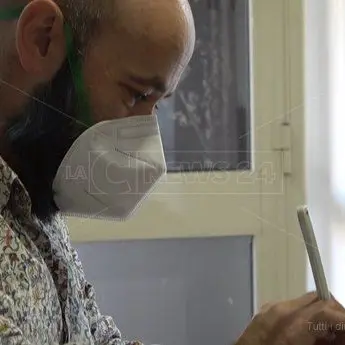 Covid, lo sfogo dei parrucchieri: «Senza gli aiuti promessi e con guadagni dimezzati»