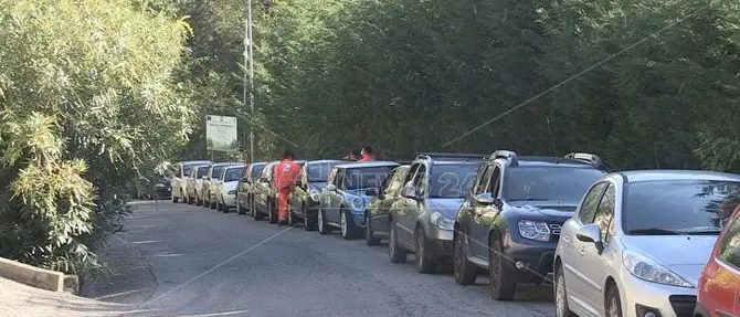 Coronavirus Spezzano della Sila, tutti in coda per il tampone