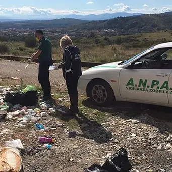 Castrovillari, l'abbandono rifiuti si contrasta con i volontari dell'Anpana