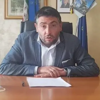 Coronavirus Rosarno, sindaco chiude cimitero e ammonisce la città: «Molti irresponsabili»