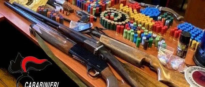 Droga, armi e munizioni: un arresto e due denunce a Siderno