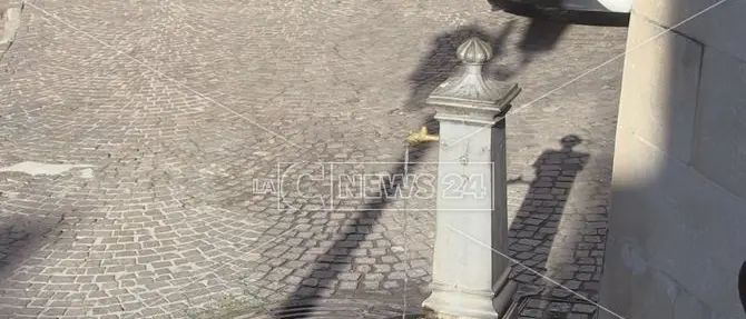 Cosenza, acqua contaminata a Colle Triglio: vietato l'utilizzo ad uso potabile