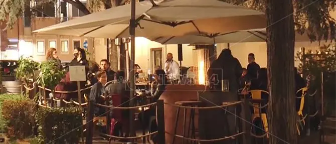 Coprifuoco, i ristoratori: «Noi capro espiatorio, i contagi sono altrove»