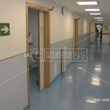 Coronavirus a Cosenza, posti esauriti in pneumologia e malattie infettive