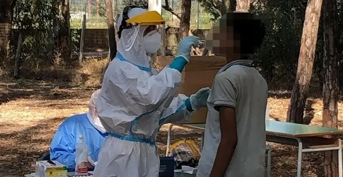 Coronavirus, tre migranti positivi tra quelli sbarcati sabato a Roccella