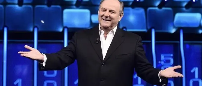 Gerry Scotti positivo al coronavirus: «Sono a casa sotto controllo medico»