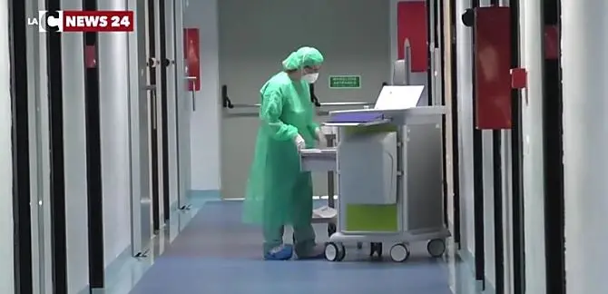 Coronavirus Crotone, contagiato medico: chiuso il reparto di oncologia