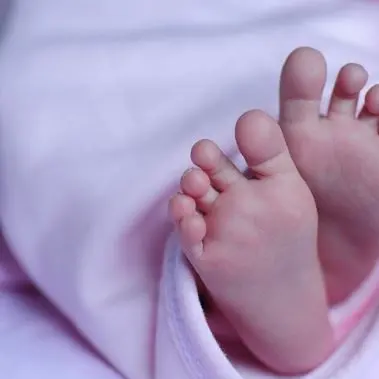 Catanzaro, bimba nasce da mamma positiva al coronavirus: sta bene