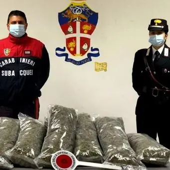 Trasportavano 7 chili di marijuana in barca, due arresti nel Reggino
