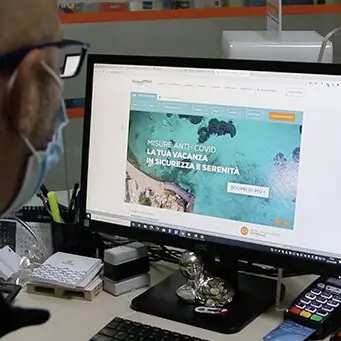 Coronavirus, agenzie di viaggio in crisi: «Speriamo nella primavera»