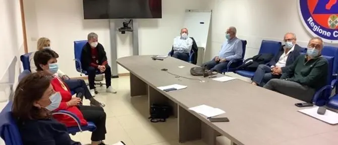 Coronavirus, Spirlì incontra i primari di Malattie infettive: «Nessuno resterà senza cure»