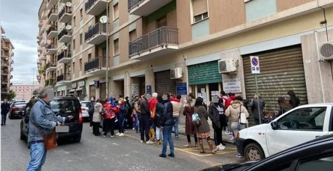 Cosenza, ressa per i vaccini antinfluenzali: interviene la polizia