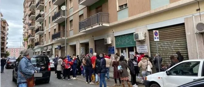 Cosenza, ressa per i vaccini antinfluenzali: interviene la polizia