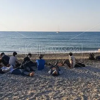 Sbarco migranti a Roccella, ancora disperso in mare il presunto scafista