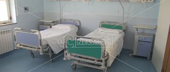 Coronavirus, negli ospedali di Catanzaro esauriti i posti letto in Malattie infettive