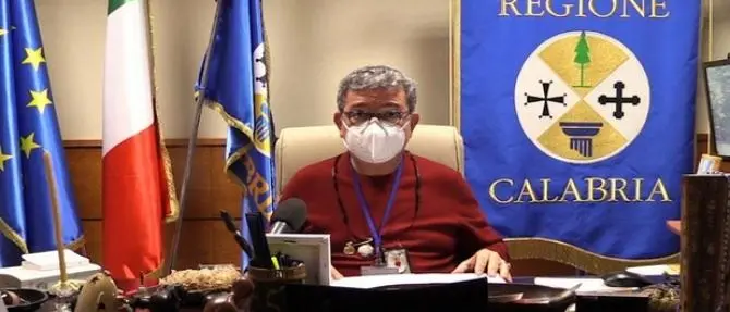 Nuova ordinanza della Regione, Spirlì: «Dobbiamo fermare l'aumento dei contagi»