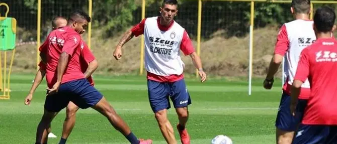 Coronavirus, negativi i calciatori del Crotone dopo il nuovo caso di ieri