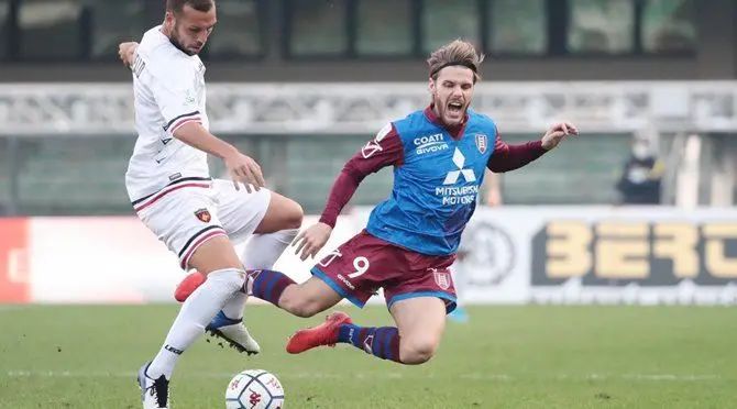 Serie B, a Verona per il Cosenza prima sconfitta stagionale: vince il Chievo 2-0