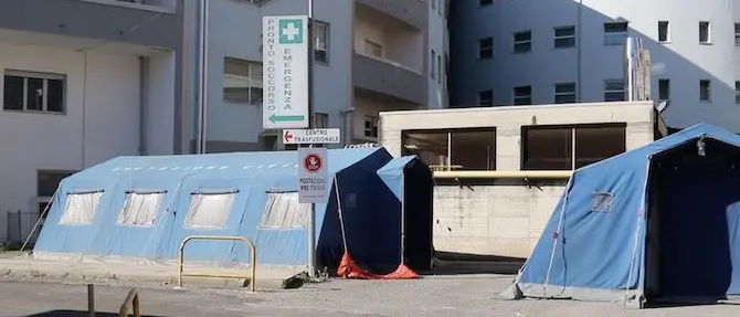 Coronavirus, anche l'ospedale di Castrovillari presto processerà i tamponi