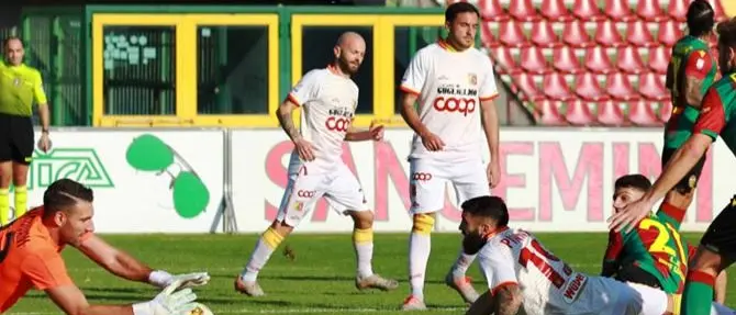 Catanzaro in cerca del riscatto dopo la pesante sconfitta di Terni