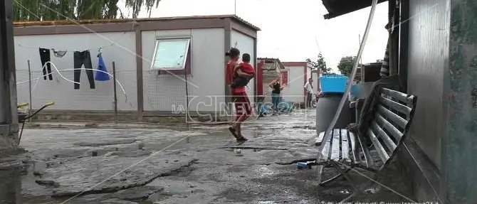 Coronavirus a Lamezia, salgono a quattro i contagi nel campo rom di Scordovillo