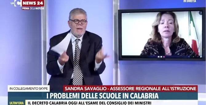 «La Savaglio deve dimettersi», proteste contro l'assessore regionale all'Istruzione