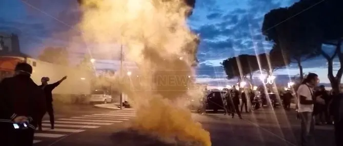 Calabria zona rossa, proteste e manifestazioni in tutta la regione contro il lockdown - LIVE