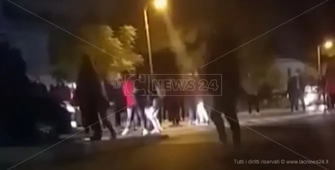Terrore nel Cosentino, auto sui manifestanti durante la protesta a Tortora contro il lockdown