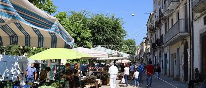 Castrovillari, il sindaco chiude tutti i mercati tranne quello ortofrutticolo