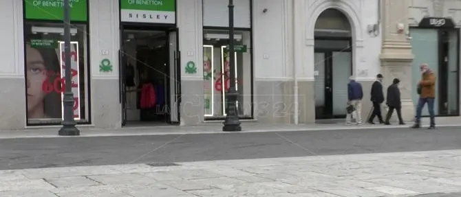Zona rossa, a Reggio Calabria alcuni negozi violano le restrizioni e aprono per protesta