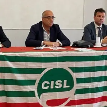 Emergenza Covid, i sindacati: «Sanità fuori controllo. Il Governo nomini strutture adeguate»