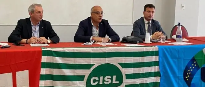 Emergenza Covid, i sindacati: «Sanità fuori controllo. Il Governo nomini strutture adeguate»