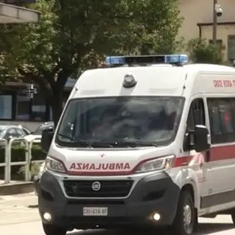 Coronavirus Vibo, dramma di una famiglia: «Mia zia sei ore in attesa in ambulanza»