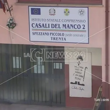 Paradosso in Presila: con la zona rossa del Governo riaprono negozi e (forse) scuole